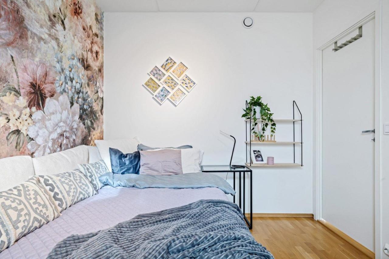 Lovely In The Center Of Apartment